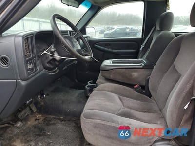 Zdjęcie 7 z 11 samochodu: 2001 GMC NEW SIERRA C1500 VIN:1GTEC14V01E900913 - miniatura