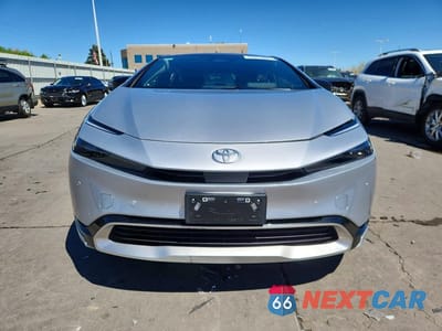 Piąte zdjęcie samochodu w środku: 2024 TOYOTA PRIUS PRIME XSE VIN:JTDACACU3R3035210 - miniatura