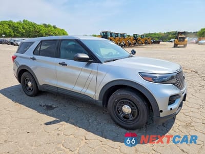 Czwarte zdjęcie samochodu z boku: 2022 FORD EXPLORER POLICE INTERCEPTOR VIN:1FM5K8AC6NGB58537 - miniatura