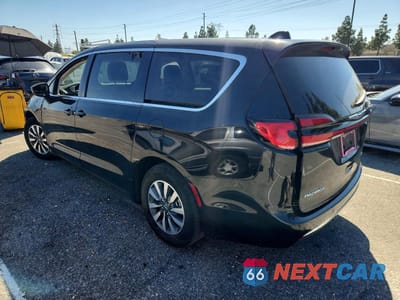 Drugie zdjęcie samochodu z przodu: 2023 CHRYSLER PACIFICA HYBRID TOURING L VIN:2C4RC1L75PR626219 - miniatura