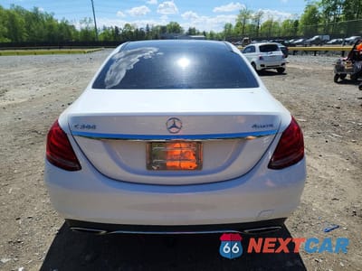 Zdjęcie 6 z 12 samochodu: 2015 MERCEDES-BENZ C 300 4MATIC VIN:55SWF4KB1FU049425 - miniatura