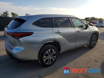 Trzecie zdjęcie samochodu z tyłu: 2023 TOYOTA HIGHLANDER XLE VIN:5TDKDRAH1PS018780 - miniatura