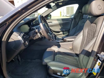 Zdjęcie 7 z 12 samochodu: 2022 BMW 530 I VIN:WBA53BH0XNCJ32411 - miniatura