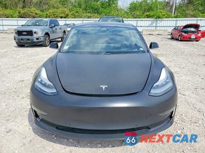 Piąte zdjęcie samochodu w środku: 2018 TESLA MODEL 3 VIN:5YJ3E1EAXJF098379 - miniatura