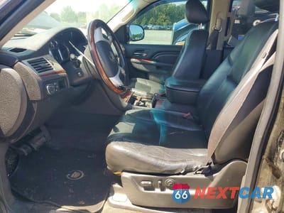 Zdjęcie 7 z 13 samochodu: 2011 CADILLAC ESCALADE ESV VIN:1GYS4GEF0BR242220 - miniatura