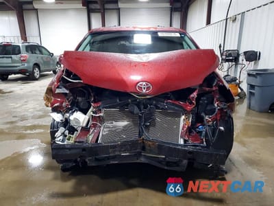 Piąte zdjęcie samochodu w środku: 2011 TOYOTA SIENNA XLE 8-PASSENGER VIN:5TDYK3DC7BS139030 - miniatura