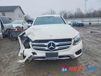 Piąte zdjęcie samochodu w środku: 2017 MERCEDES-BENZ GLC 300 4MATIC VIN:WDC0G4KB6HF129140 - miniatura