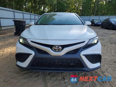 Piąte zdjęcie samochodu w środku: 2021 TOYOTA CAMRY SE VIN:4T1G11AK1MU404128 - miniatura