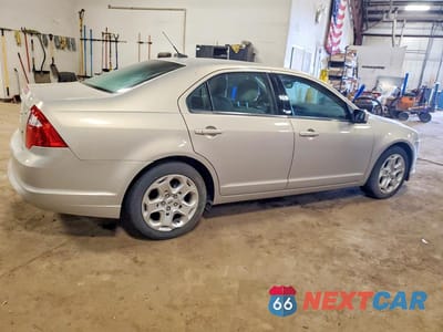 Trzecie zdjęcie samochodu z tyłu: 2010 FORD FUSION SE VIN:3FAHP0HA2AR415677 - miniatura