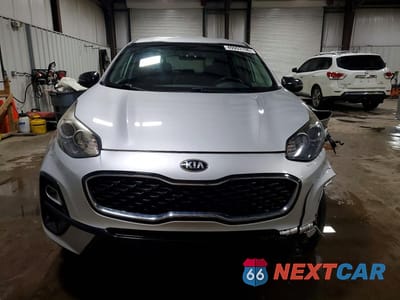Piąte zdjęcie samochodu w środku: 2020 KIA SPORTAGE LX VIN:KNDPMCAC0L7672911 - miniatura