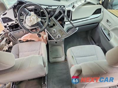 Zdjęcie 8 z 14 samochodu: 2017 TOYOTA SIENNA L 7-PASSENGER VIN:5TDZZ3DC8HS790580 - miniatura