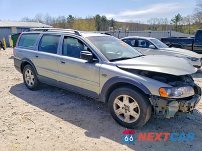 Czwarte zdjęcie samochodu z boku: 2005 VOLVO XC70 VIN:YV1SZ592851199360 - miniatura