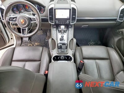 Zdjęcie 8 z 12 samochodu: 2018 PORSCHE CAYENNE VIN:WP1AA2A26JKA02367 - miniatura