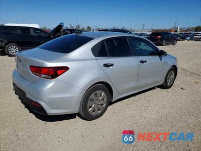 Trzecie zdjęcie samochodu z tyłu: 2018 KIA RIO LX VIN:3KPA24AB2JE058805 - miniatura