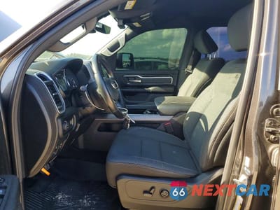 Zdjęcie 7 z 13 samochodu: 2021 RAM 1500 BIG HORN VIN:1C6RREBT2MN593569 - miniatura