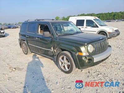 Czwarte zdjęcie samochodu z boku: 2008 JEEP PATRIOT LIMITED VIN:1J8FF48W38D788682 - miniatura