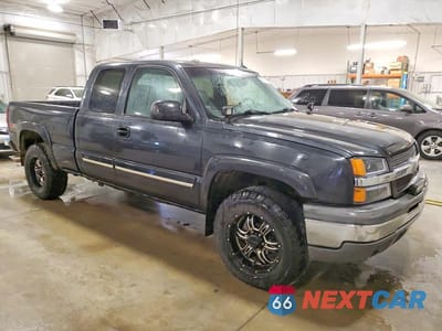 Czwarte zdjęcie samochodu z boku: 2004 CHEVROLET SILVERADO K1500 VIN:2GCEK19T241240020 - miniatura