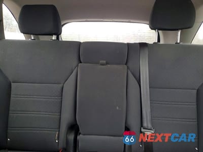 Zdjęcie 10 z 13 samochodu: 2016 KIA SORENTO LX VIN:5XYPGDA34GG052052 - miniatura