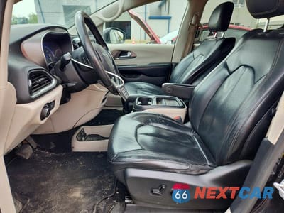 Zdjęcie 7 z 13 samochodu: 2020 CHRYSLER PACIFICA TOURING L VIN:2C4RC1BG6LR268995 - miniatura