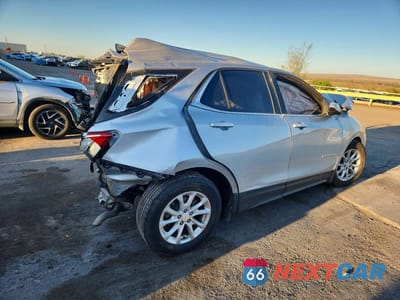 Trzecie zdjęcie samochodu z tyłu: 2020 CHEVROLET EQUINOX LT VIN:2GNAXKEV1L6225160 - miniatura