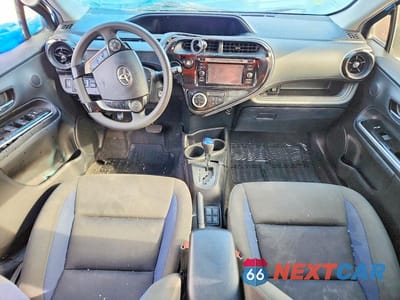 Zdjęcie 8 z 12 samochodu: 2018 TOYOTA PRIUS C TWO VIN:JTDKDTB32J1617370 - miniatura