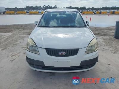 Piąte zdjęcie samochodu w środku: 2006 KIA RIO BASE VIN:KNADE123466050774 - miniatura