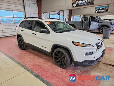 Czwarte zdjęcie samochodu z boku: 2017 JEEP CHEROKEE SPORT VIN:1C4PJLABXHW669205 - miniatura