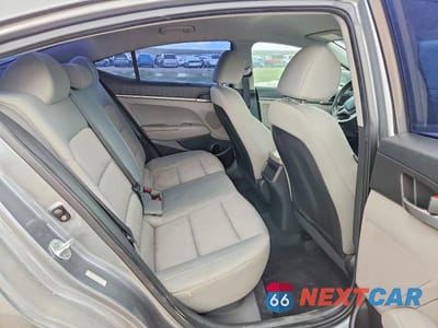 Zdjęcie 10 z 13 samochodu: 2017 HYUNDAI ELANTRA SE VIN:KMHD74LF9HU087983 - miniatura