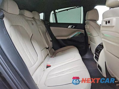 Zdjęcie 11 z 13 samochodu: 2021 BMW X6 M50I VIN:5UXCY8C04M9E21187 - miniatura