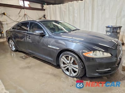 Czwarte zdjęcie samochodu z boku: 2012 JAGUAR XJL VIN:SAJWA2GB7CLV30139 - miniatura