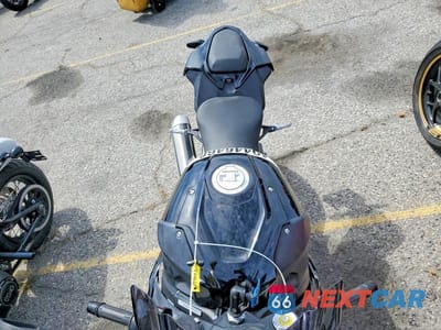 Piąte zdjęcie samochodu w środku: 2025 BMW S 1000 RR VIN:WB10P230XS6L18840 - miniatura