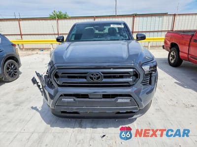 Piąte zdjęcie samochodu w środku: 2025 TOYOTA TACOMA SR5 VIN:3TYKB5FN7ST029972 - miniatura
