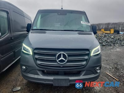 Piąte zdjęcie samochodu w środku: 2024 MERCEDES BENZ SPRINTER 2500 DELIVERY VAN VIN:W1Y4KBHY5RT172260 - miniatura