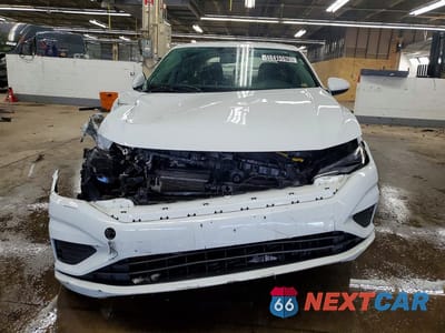 Piąte zdjęcie samochodu w środku: 2020 VOLKSWAGEN JETTA S VIN:3VWCB7BU4LM006480 - miniatura