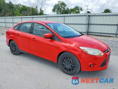 Czwarte zdjęcie samochodu z boku: 2012 FORD FOCUS SE VIN:1FAHP3F22CL183564 - miniatura