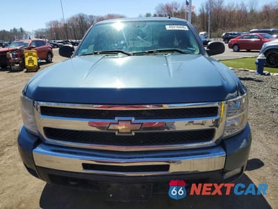 Piąte zdjęcie samochodu w środku: 2010 CHEVROLET SILVERADO K1500 LT VIN:1GCSKSE33AZ128408 - miniatura