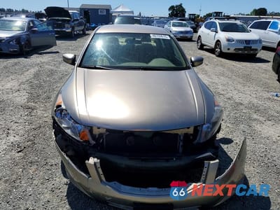 Piąte zdjęcie samochodu w środku: 2009 HONDA ACCORD LX VIN:JHMCP26329C007645 - miniatura