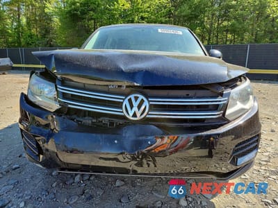 Piąte zdjęcie samochodu w środku: 2014 VOLKSWAGEN TIGUAN S VIN:WVGBV3AX8EW525184 - miniatura