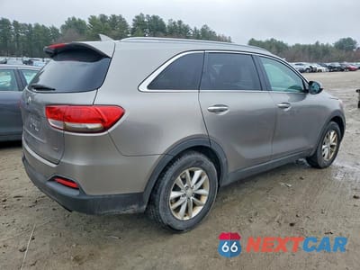 Trzecie zdjęcie samochodu z tyłu: 2016 KIA SORENTO LX VIN:5XYPGDA34GG052052 - miniatura