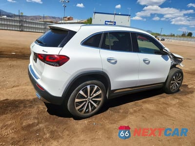 Trzecie zdjęcie samochodu z tyłu: 2021 MERCEDES-BENZ GLA 250 4MATIC VIN:W1N4N4HB7MJ282226 - miniatura