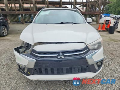 Piąte zdjęcie samochodu w środku: 2018 MITSUBISHI RVR SE LIMITED VIN:JA4AJ4AW9JU600659 - miniatura