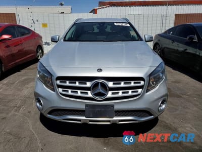 Piąte zdjęcie samochodu w środku: 2019 MERCEDES-BENZ GLA 250 4MATIC VIN:WDCTG4GB8KU004777 - miniatura
