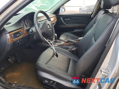 Zdjęcie 7 z 12 samochodu: 2006 BMW 325 VIN:WBAVB13566KX34262 - miniatura