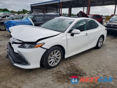 2024 TOYOTA CAMRY LE 4T1R11AK5RU232329 - główne zdjęcie licytacji z USA - miniatura