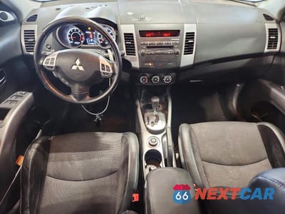 Zdjęcie 8 z 13 samochodu: 2010 MITSUBISHI OUTLANDER SE VIN:JA4JT3AW8AZ002781 - miniatura