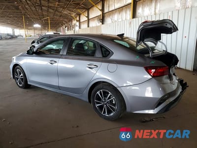 Drugie zdjęcie samochodu z przodu: 2024 KIA FORTE LXS VIN:3KPF24AD2RE724726 - miniatura