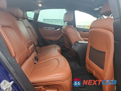 Zdjęcie 10 z 12 samochodu: 2018 MASERATI LEVANTE VIN:ZN661XUA1JX270526 - miniatura