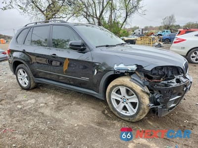 Czwarte zdjęcie samochodu z boku: 2013 BMW X5 XDRIVE35I VIN:5UXZV4C58D0E10429 - miniatura