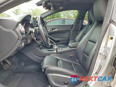 Zdjęcie 7 z 12 samochodu: 2019 MERCEDES-BENZ CLA 250 4MATIC VIN:WDDSJ4GB8KN725779 - miniatura