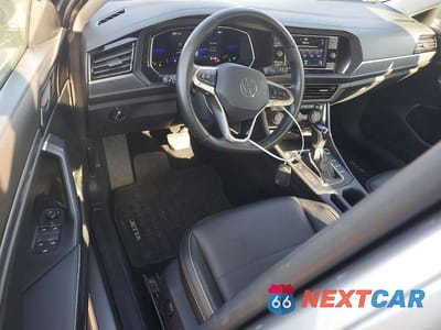 Zdjęcie 8 z 12 samochodu: 2023 VOLKSWAGEN JETTA SE VIN:3VWEM7BU8PM012422 - miniatura